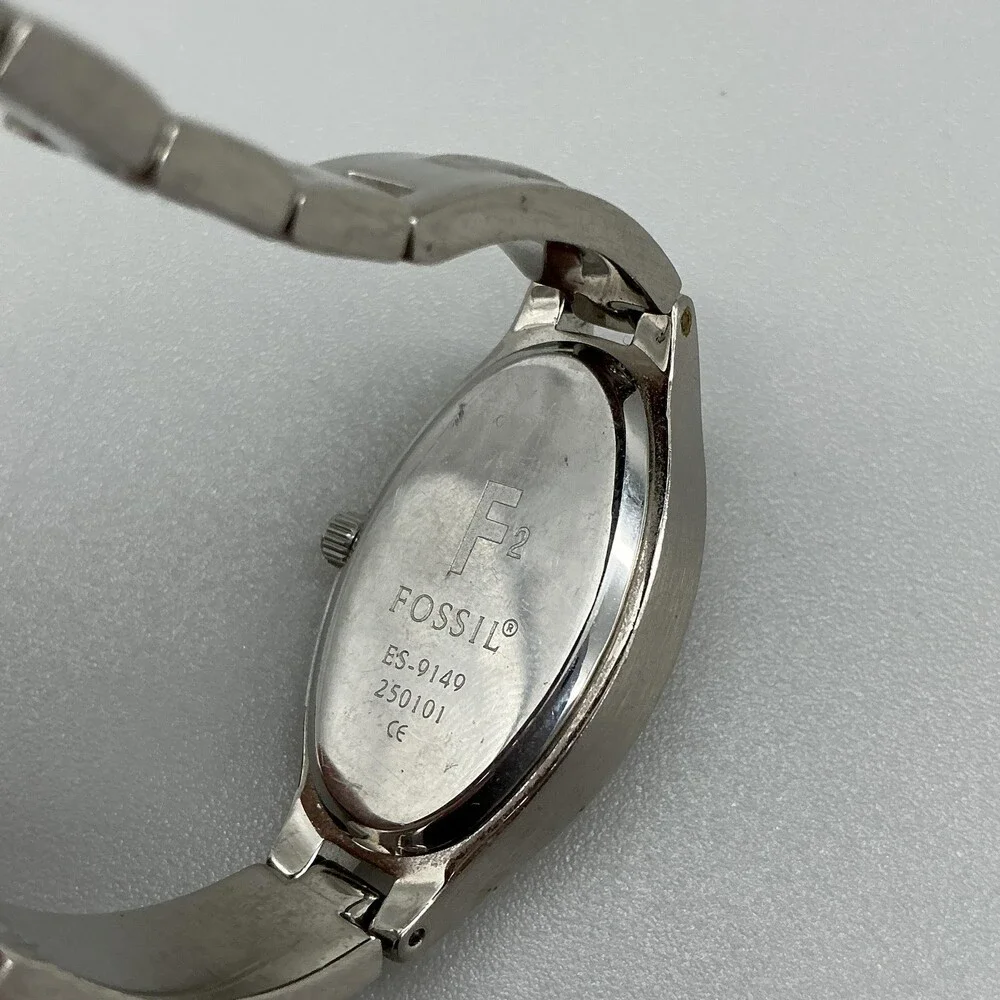 Fossil F2 ES-9149 Womens Watch 20mm Oval Silver Tone Stainless New Battery 6.25